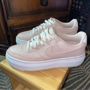 Nike Air Court Vision Alta Lowtops Size 8